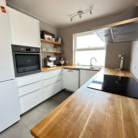 Spacious And Family Friendly Apartment In Kopavogur Reykjavík Kültér fotó