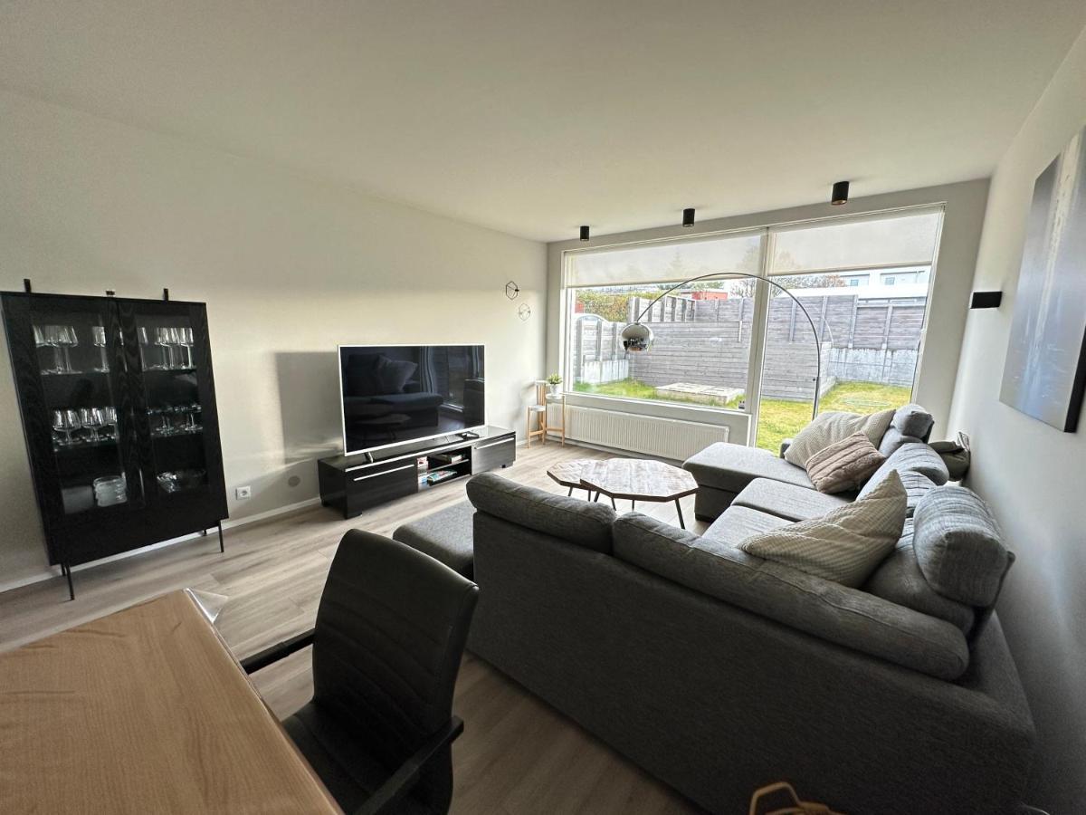 Spacious And Family Friendly Apartment In Kopavogur Reykjavík Kültér fotó
