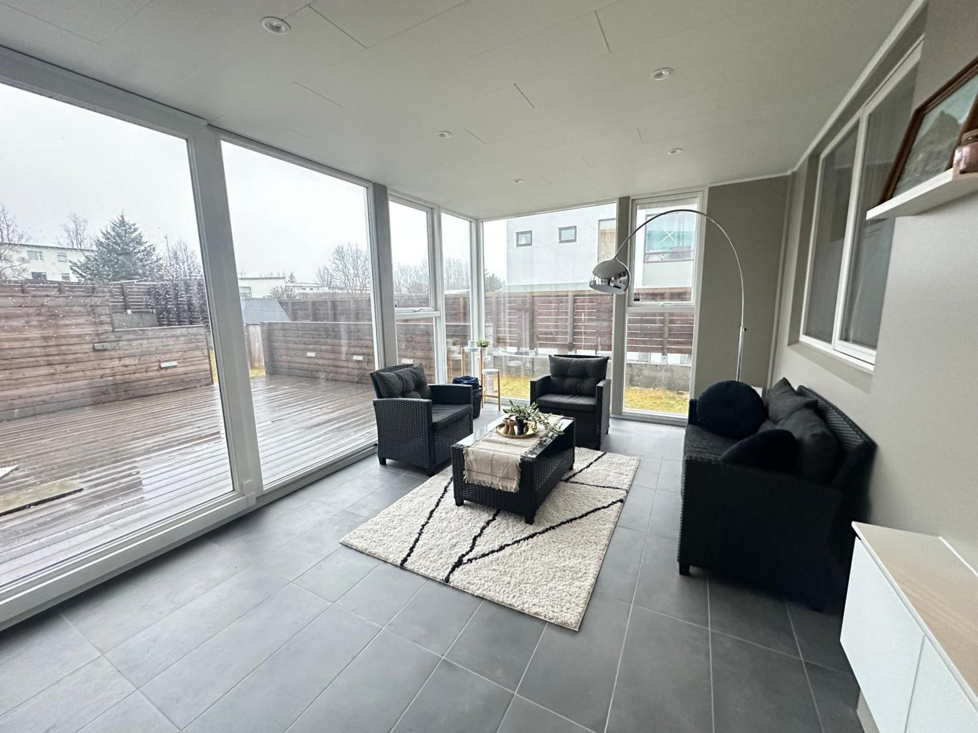 Spacious And Family Friendly Apartment In Kopavogur Reykjavík Kültér fotó